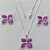 CONJUNTO FOLHEADO A PRATA COM 50 MILÉSIMOS + VERNIZ DIAMOND - CONJUNTO COM CORRENTE VENEZIANA 45CM - BRINCOS DE PINO E PINGENTES EM FLORES ESMALTADAS ROXAS 19X16MM - (PRA136)PRCJ000143 - Imagem 1
