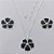 CONJUNTO FOLHEADO A PRATA COM 50 MILÉSIMOS + VERNIZ DIAMOND - CONJUNTO COM CORRENTE VENEZIANA 45CM - BRINCOS DE PINO E PINGENTES EM FLORES ESMALTADAS PRETAS 25X23MM - (PRA156) PRCJ000149 - Imagem 1