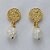 BRINCO FOLHEADO A OURO - BANHADO COM 5 MILÉSIMOS + VERNIZ DIAMOND -  BRINCO DE PINO COM BASE DESENHADA CRISTAL NATURAL CRAQUELADO 24MM - (OURO311) OUBR000233 - Imagem 1