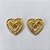 BRINCO FOLHEADO A OURO - BANHADO COM 5 MILÉSIMOS + VERNIZ DIAMOND - BRINCO DE PINO CORAÇÃO COM LACINHO VAZADO 11X11MM - (OURO473) OUBR000334 - Imagem 1