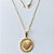 GARGANTILHA FOLHEADA A OURO 5 MILÉSIMOS + VERNIZ DIAMOND - CORRENTE CADEADO 45CM E PINGENTE REDONDO COM CORAÇÃO CRAVEJADO EM ZIRCÔNIAS 21MM - (OURO826) OUGG000208 - Imagem 1