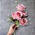 BUQUE DE ROSAS ARTIFICIAIS ROSA ENVELHECIDO AVON 30CM 129094 - Imagem 1