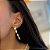 Brinco Pendente 3 Pérolas Organicas com Base Ovalada Folheado a ouro 18K - Imagem 2