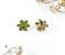 BRINCO DOURADO FLOR ESMALTADA VERDE - Imagem 1