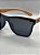 Óculos de sol quadrado preto hastes cor madeira* - Imagem 3