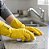 Luva Plastcor Látex Amarela Lisa LTX 600 CA 34143 para Limpeza Cozinha e Higienização - Imagem 2