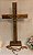CRUCIFIXO MADEIRA COM MEDALHA DE SÃO BENTO - MESA E PAREDE - Imagem 2