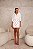 CONJUNTO OFF-WHITE DE SAIA COM BORDADO EM PEDRARIAS  E CAMISA E MANGAS LONGAL DE CETIM MARGOT BRANCO - Imagem 2