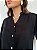 CAMISA FEMININA GOLA V EM VISCOLINHO PRETO - Imagem 3