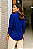 CAMISA FEMININA OVERSIZED GOLA TRADICIONAL EM VISCOLINHO AZUL MARINHO - Imagem 2