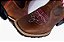 Bota Feminina Mr West - Cor: Fóssil Tabaco/ Fóssil Tabaco/ Bordado Pink/ Bico Quadrado/ Solado Flex - Outlet - Imagem 7