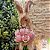 Coelho Tom com Flores - Imagem 2