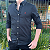 Camisa Social Tecido Plano Manga Longa Preto Logo Clássico Vermelho - Imagem 2