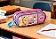 Estojo Escolar Duplo Alice no País das Maravilhas AC24651F 7031 – 2 Zíperes Organizador Infantil - Imagem 1