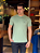 Camiseta Acostamento Lobo nas Costas Verde Matte - Imagem 1