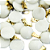 03 Mini Pingente Disco Dolomita Branca Pedra Natural Pino Dourado Atacado - Imagem 1