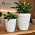 Kit 2 Vasos para Plantas Redondo Diamantado P e M em Polietileno com Pratos Coletores | Leve, Resistente e Decorativo - Imagem 1