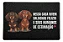 Capacho 60 X 40 Cm - Cachorro Salsicha E Seus Humanos - Preto - Imagem 1
