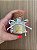 MINI VELA ROLHA 30G COM SAQUINHO DE ORGANZA E MINI TERÇO – PERSONALIZADA - Imagem 2