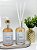 KIT LAVABO CLEAN  bandeja branca de cerâmica + vaso dourado com planta + sabonete + difusor - Imagem 2