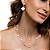 COLAR TREVOS PEROLA SINTETICA 45CM BANHADO OURO 18K - Imagem 1