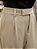Calça alfaiataria modelo reto cor areia - Imagem 3