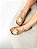 Lira - Sandália Feminina Rasteira Flat Tiras Finas com Flor Palha Caramelo - Imagem 2