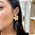 Brinco liso flor banho ouro 18k - Imagem 2