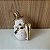 MINI ESCULTURA BONECO DE NEVE BRANCO E DOURADO - Imagem 1
