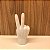 ESCULTURA DE CERAMICA MAO PAZ E AMOR BRANCO - Imagem 2