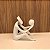 ESCULTURA HOMEM LENDO BRANCO - Imagem 2