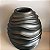 VASO EM POLIRESINA PRETO FOSCO ONDAS 30X22CM - Imagem 3