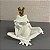 ESCULTURA SAPO BRANCO COM COROA DOURADA - Imagem 3