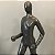 ESCULTURA DE CERAMICA HOMEM ANDANDO PRETO - Imagem 3