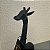 ESCULTURA GIRAFA EM RESINA PRETO GRANDE - Imagem 3