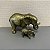 ELEFANTE COM FILHOTE EM RESINA DOURADO - Imagem 3