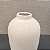 VASO I OFF WHITE BOJUDO COM TEXTURA PINTINHAS PRETAS 20CM - Imagem 4