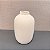 VASO I OFF WHITE BOJUDO COM TEXTURA PINTINHAS PRETAS 20CM - Imagem 1