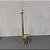 ESCULTURA GIRAFA EM POLIRESINA DOURADO G 40CM M32CM - Imagem 3