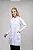 Jaleco Feminino Gabardine Acinturado Branco com detalhes em viés colorido - Imagem 2