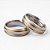 Par aliança acetinada com dois frisos em ouro em prata de Lei - Imagem 1