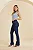 Calça Jeans Feminina Flare Alongada Cintura Média - Imagem 6