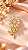 PINGENTE FLOR E CAULE COM FOLHAS NAVETES E CRAV ZI - Imagem 1