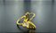 P0199 ARGOLA RODIO DOURADO TORÇAO DAITH ASA C/ PEDRA 8MM - Imagem 1