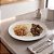 Caseirinho Bovino: Baby Beef com Arroz Branco, Feijão Carioca e Farofa de Cebola | 300g - Imagem 1
