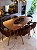CONJUNTO MESA ORGÂNICA C/ BASE RIPADA 180X100 + 6 CADEIRAS AGATHA MARROM - Imagem 5