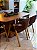 CONJUNTO MESA ORGÂNICA C/ BASE RIPADA 180X100 + 6 CADEIRAS AGATHA MARROM - Imagem 2