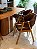 CONJUNTO MESA ORGÂNICA C/ BASE RIPADA 180X100 + 6 CADEIRAS AGATHA MARROM - Imagem 4