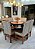 CONJUNTO MESA MARK 130X130 CANELA + 6 CADEIRAS MODELO 19 PALHA + PRATO GIRATÓRIO - Imagem 3