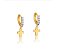 BRINCO MINI CLICK COM CRUCIFIXO E PEDRAS DE ZIRCONIAS FOLHEADO A OURO - Imagem 1